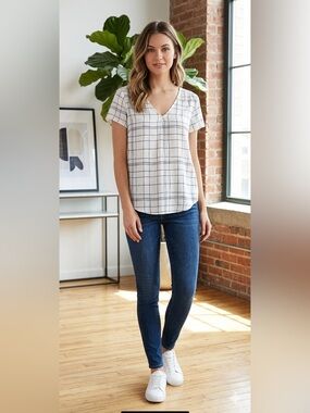 Forever 21 White Grid Print Short Sleeve Blouse